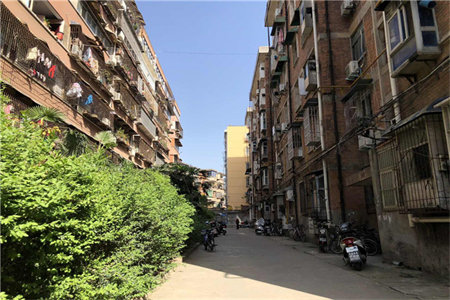 明诚园小区一中家属院3室2厅1卫120㎡